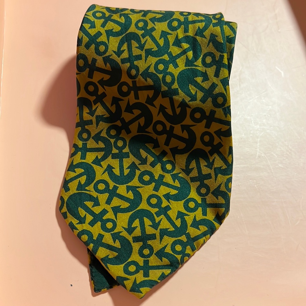 Vintage Hermès tie